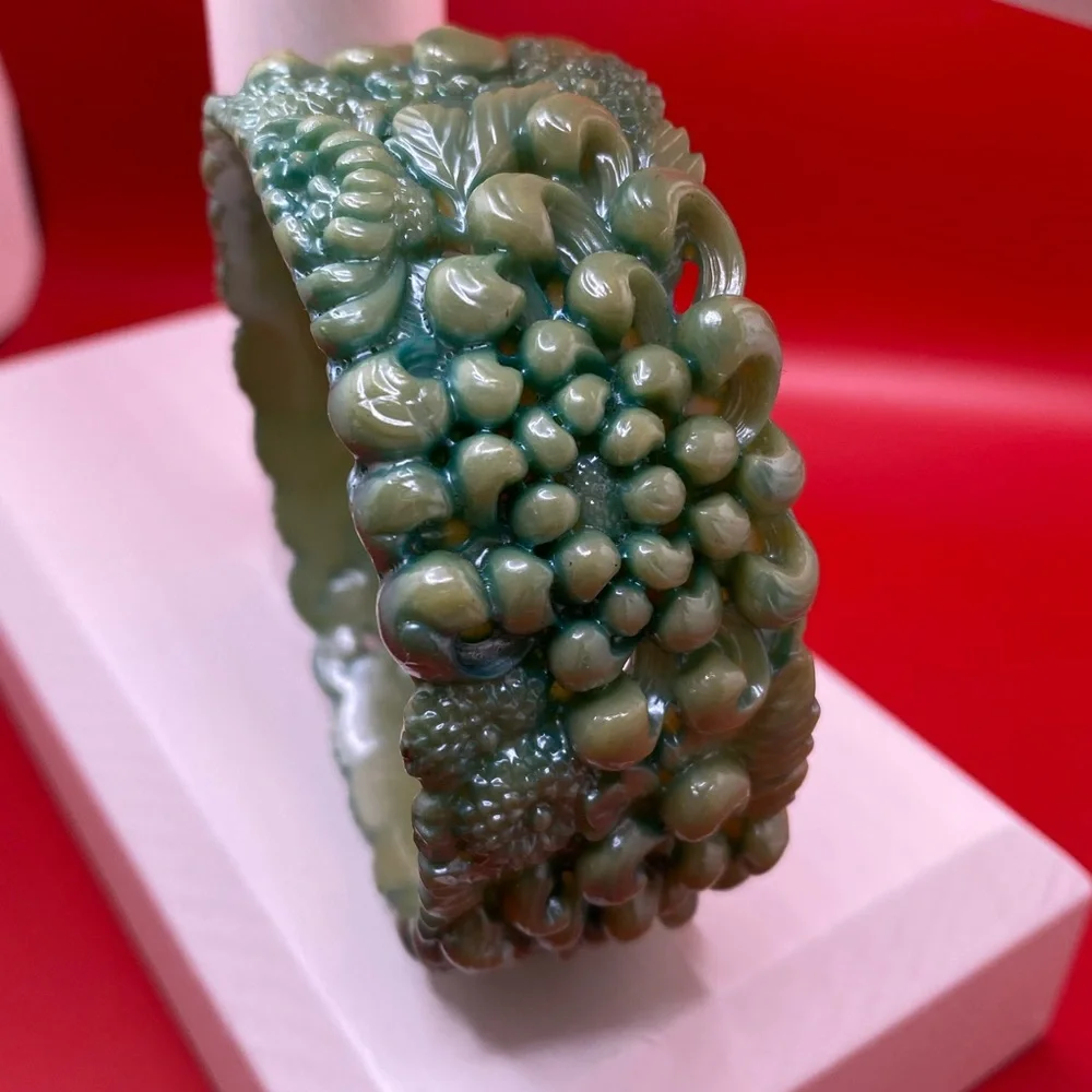 Antique Vintage Early Plastic Faux Bone Horn Celluloid Carved Floral Bangle - Picture 8 of 10